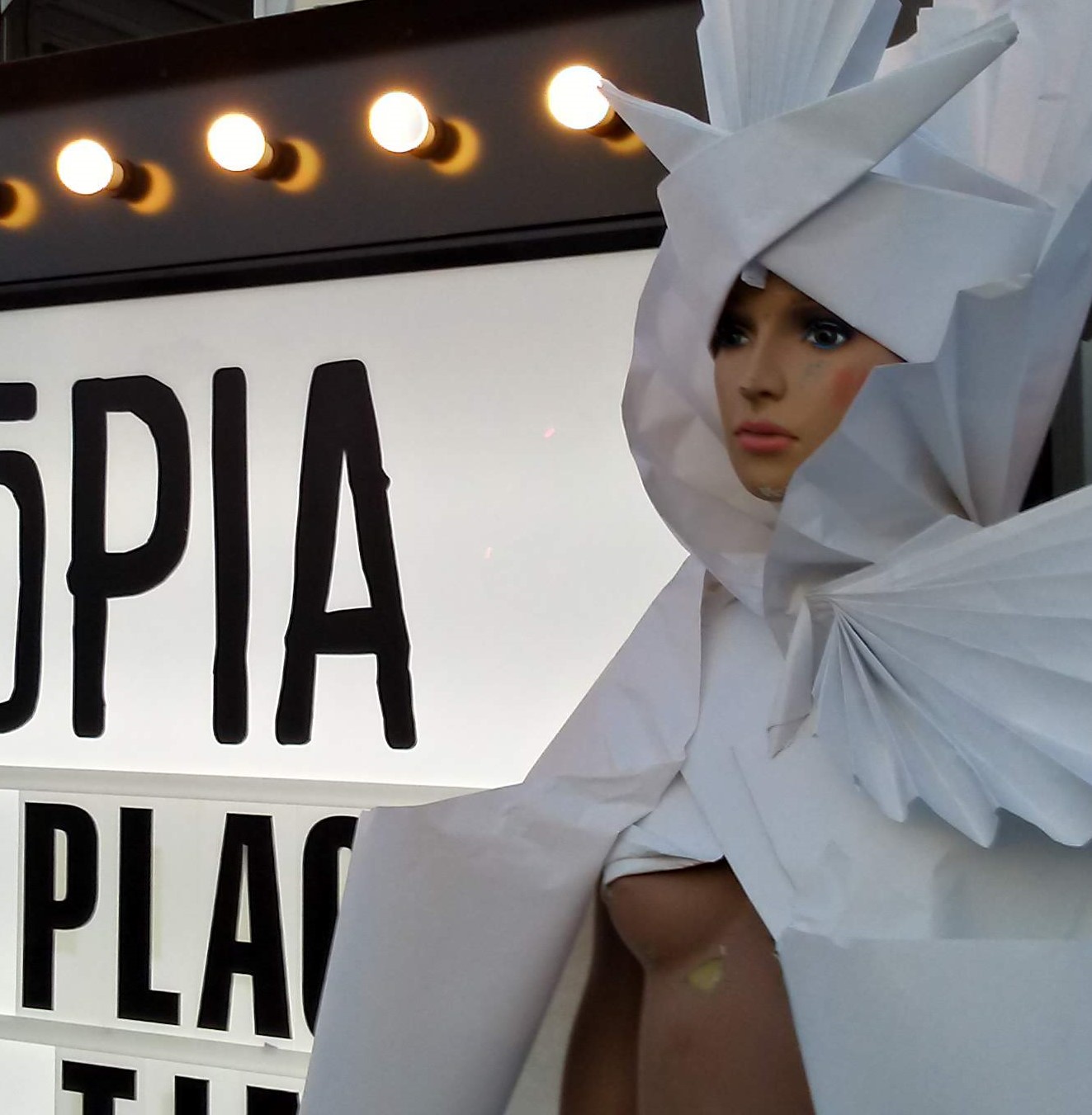 Traje de papel 1 - Streakka Ibiza Arte